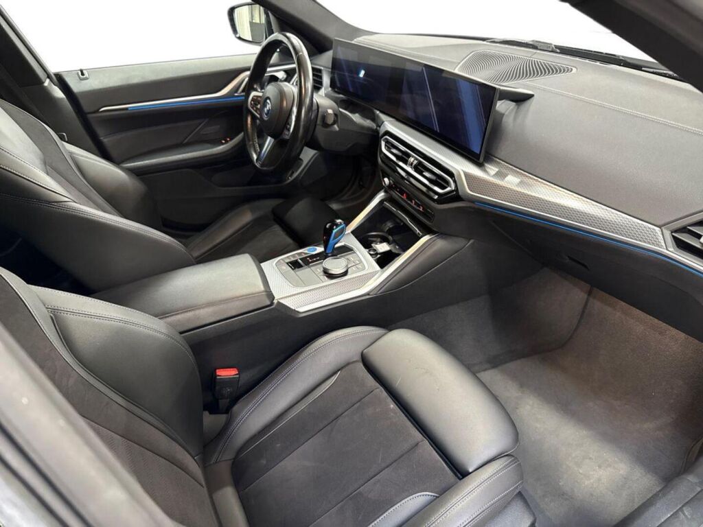 BMW i4 2022 Musta