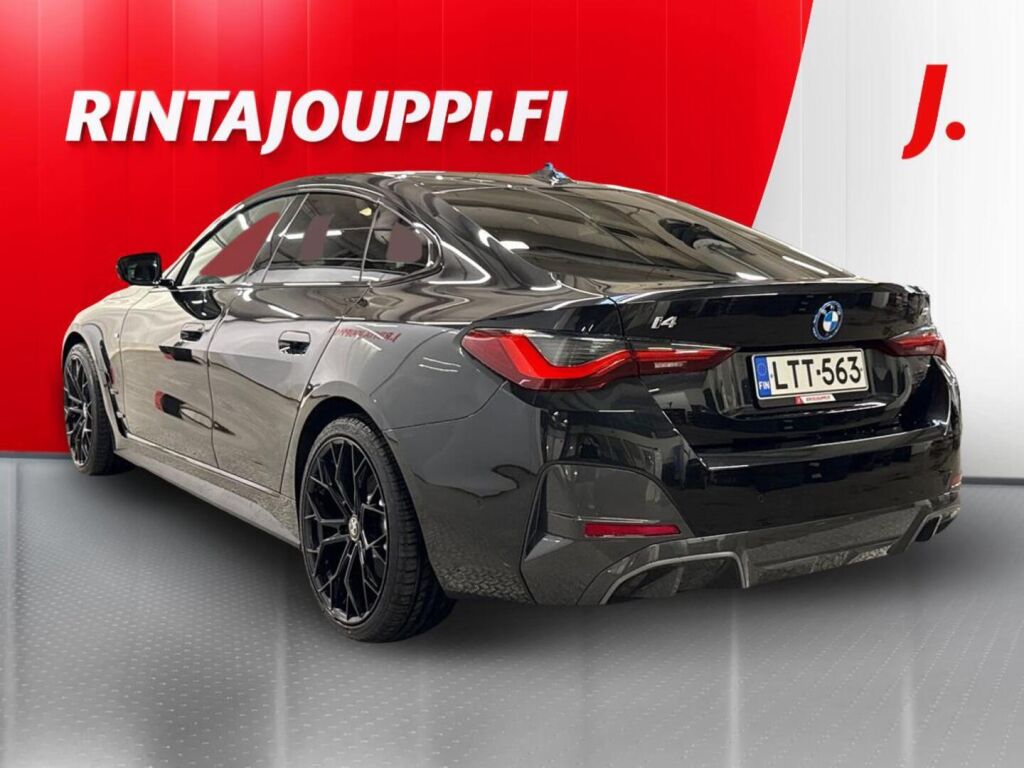 BMW i4 2022 Musta