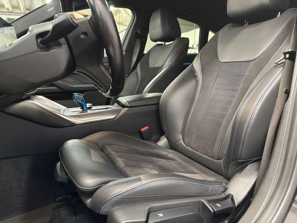 BMW i4 2022 Musta