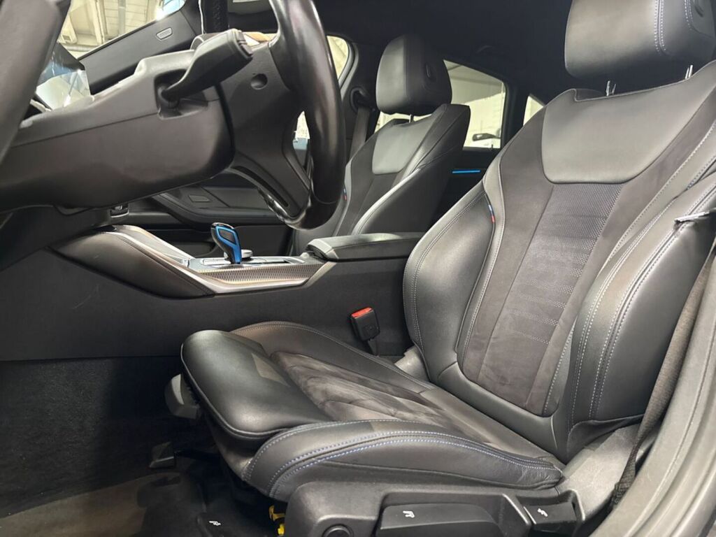 BMW i4 2022 Musta