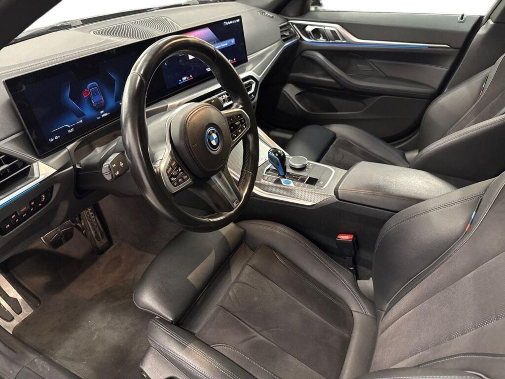 BMW i4 2022 Musta
