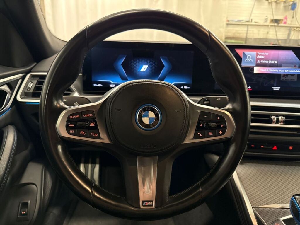 BMW i4 2022 Musta
