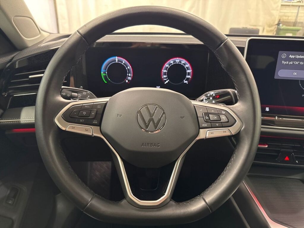 Volkswagen Passat 2025 Sininen