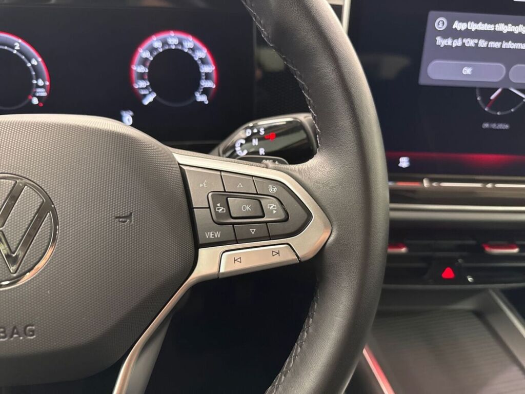 Volkswagen Passat 2025 Sininen