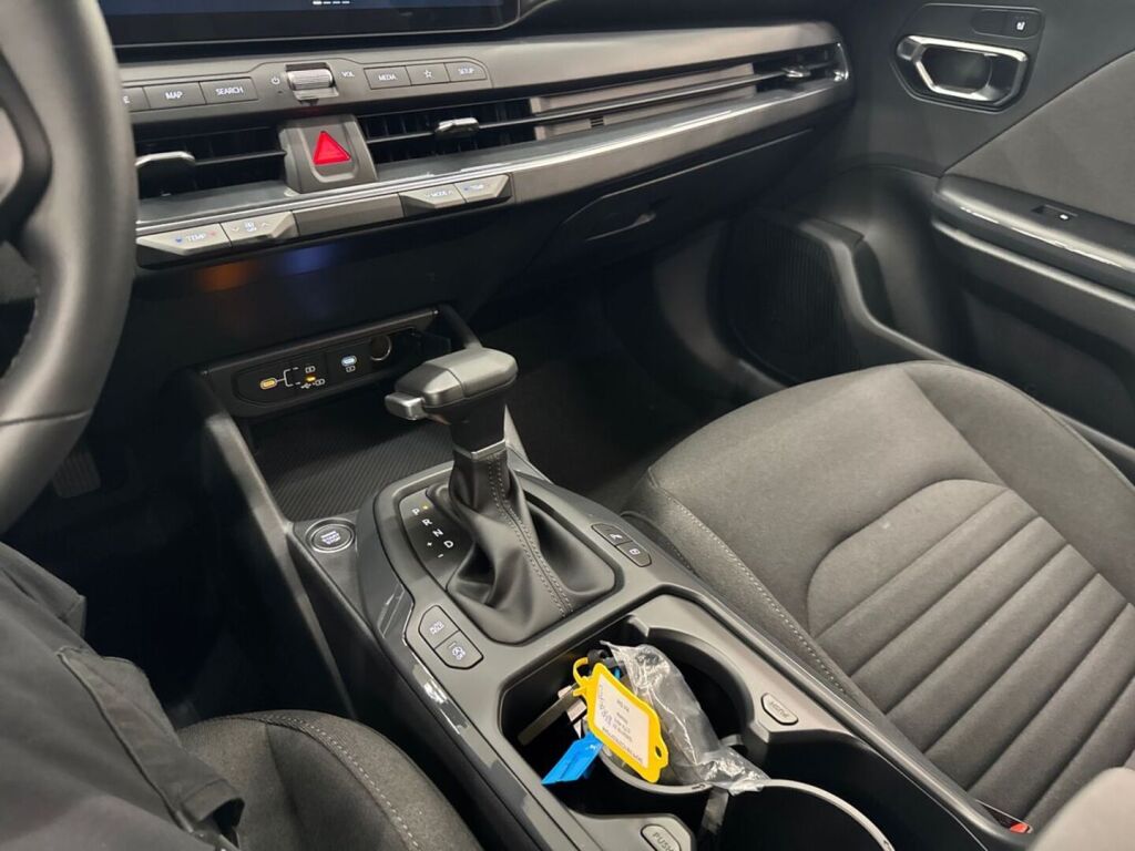 Kia K4 2026 Musta