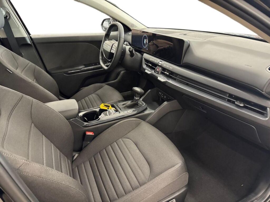 Kia K4 2026 Musta