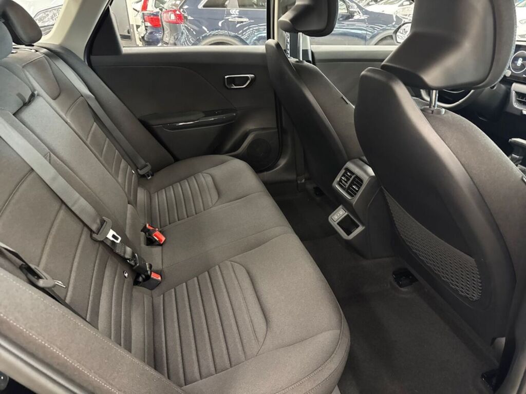 Kia K4 2026 Musta