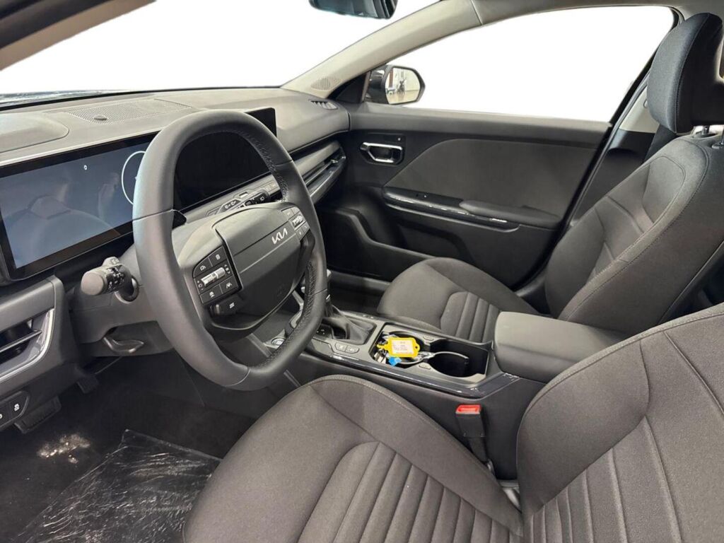 Kia K4 2026 Musta