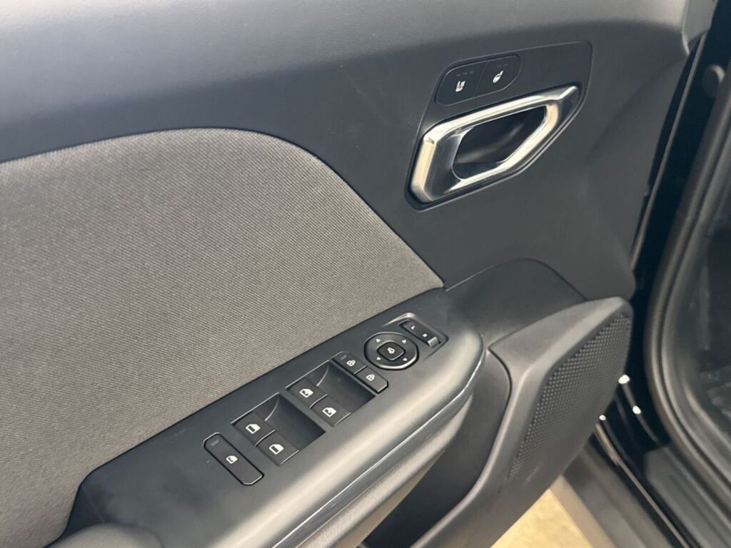 Kia K4 2026 Musta