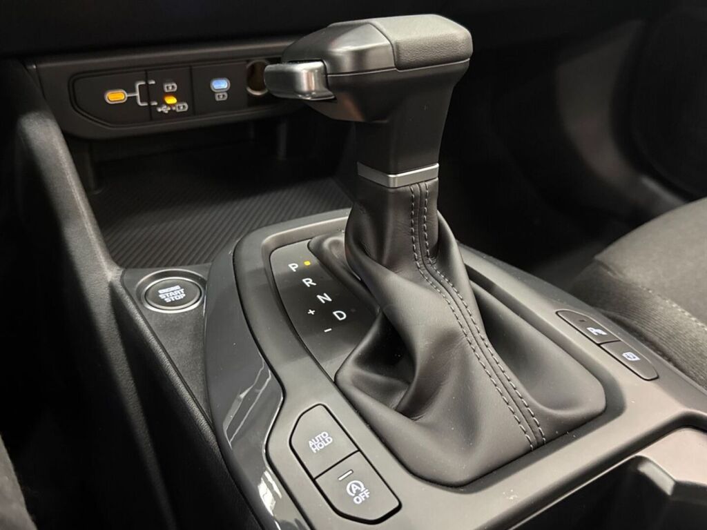 Kia K4 2026 Musta