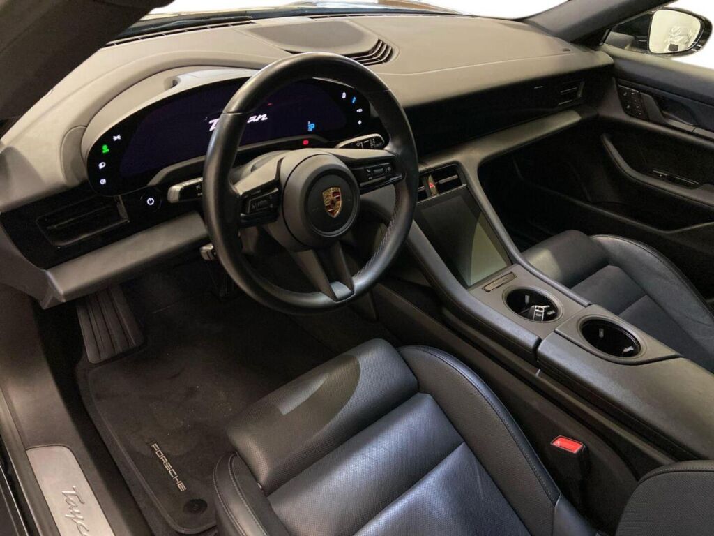 Porsche Taycan 2022 