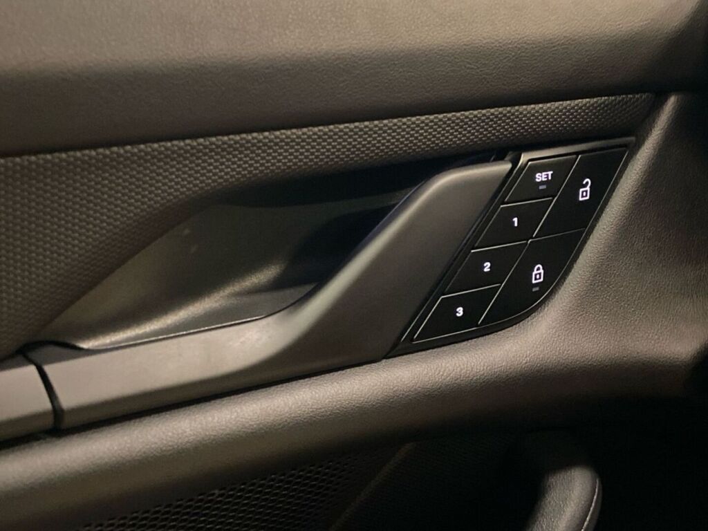 Porsche Taycan 2022 