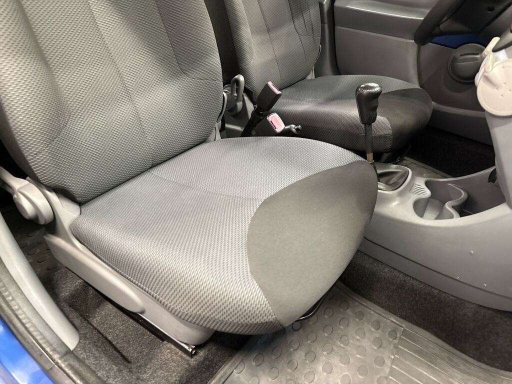 Toyota AYGO 2008 Sininen