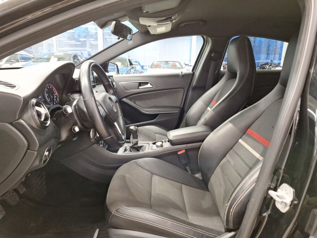 Mercedes-Benz A 2013 Musta