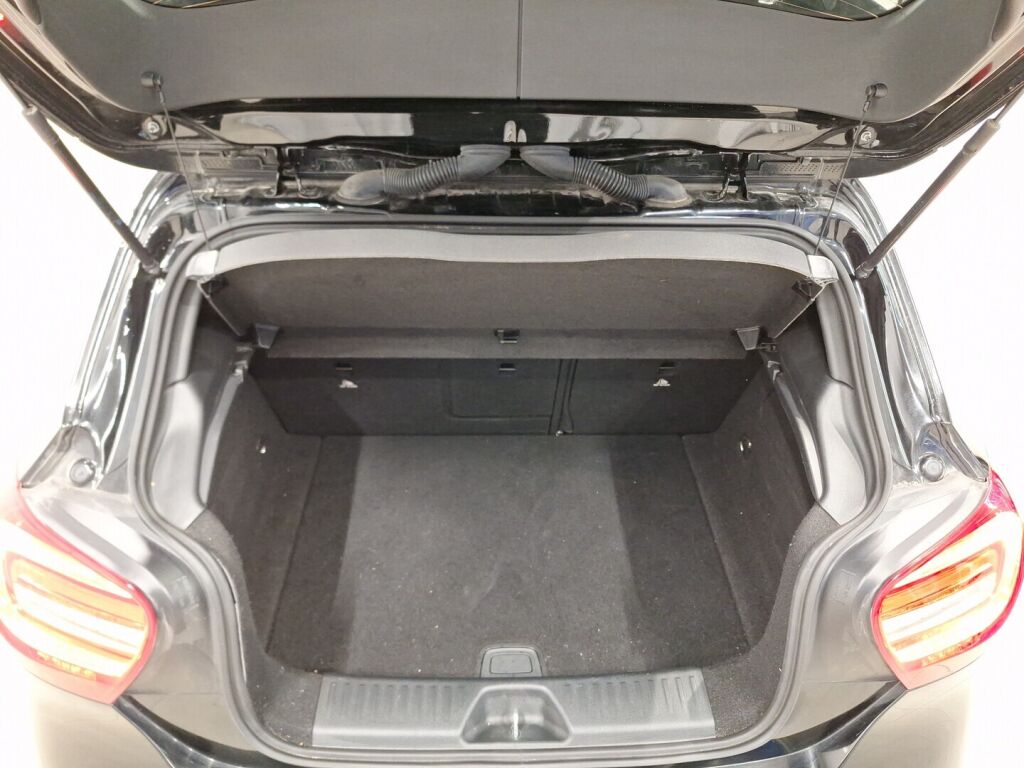 Mercedes-Benz A 2013 Musta