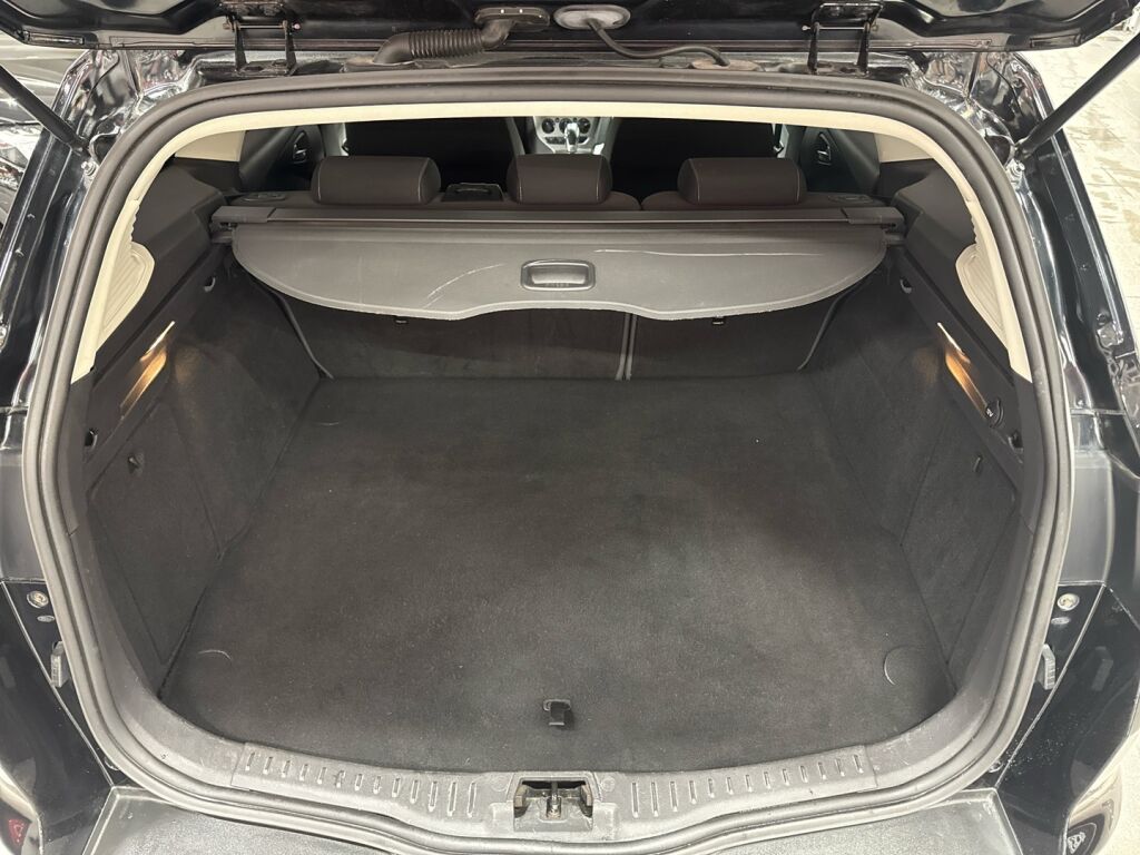 Ford Focus 2013 Musta