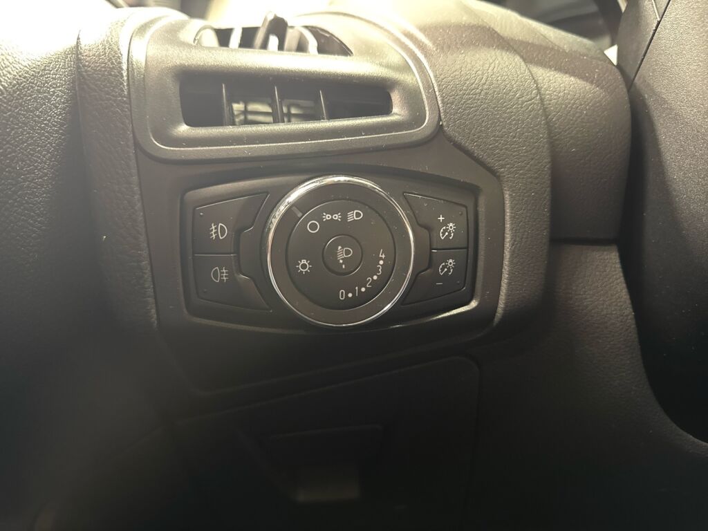 Ford Focus 2013 Musta