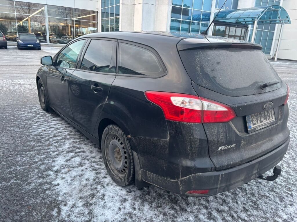 Ford Focus 2013 Musta
