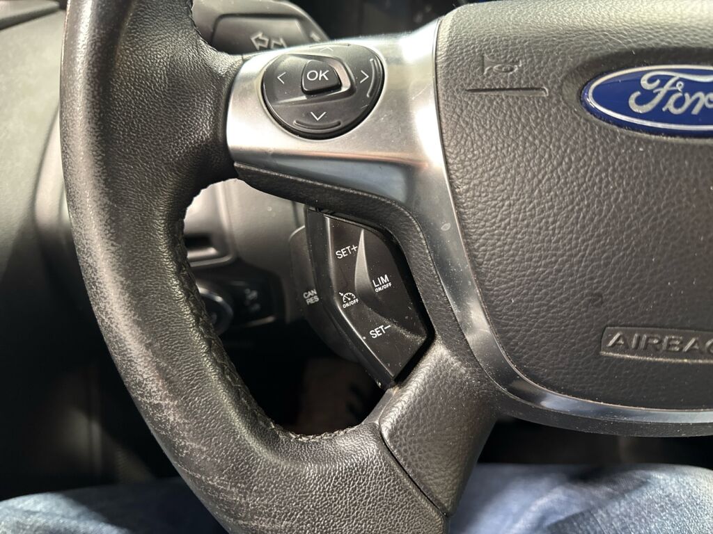 Ford Focus 2013 Musta