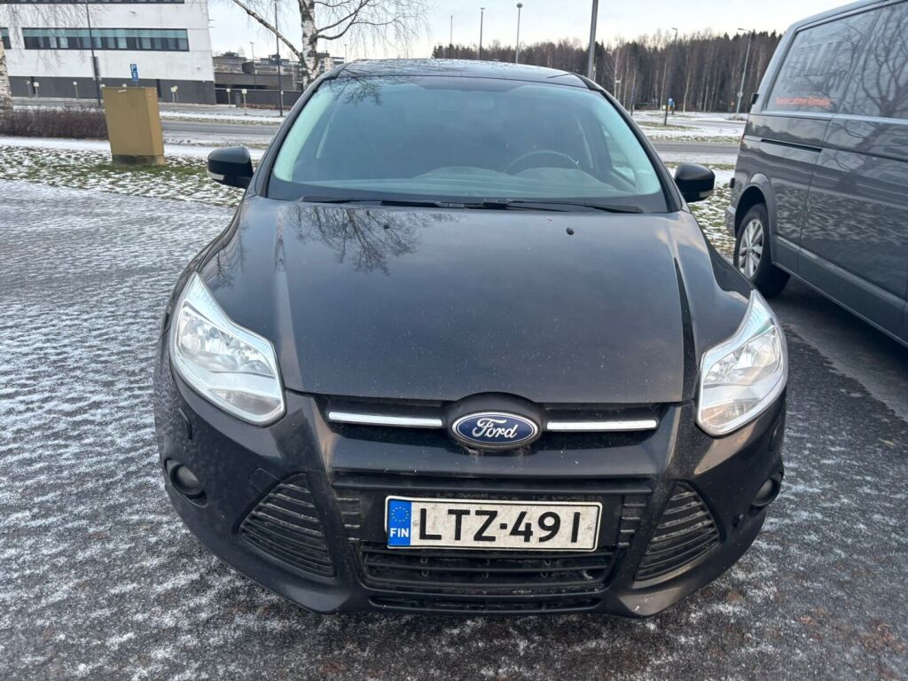 Ford Focus 2013 Musta