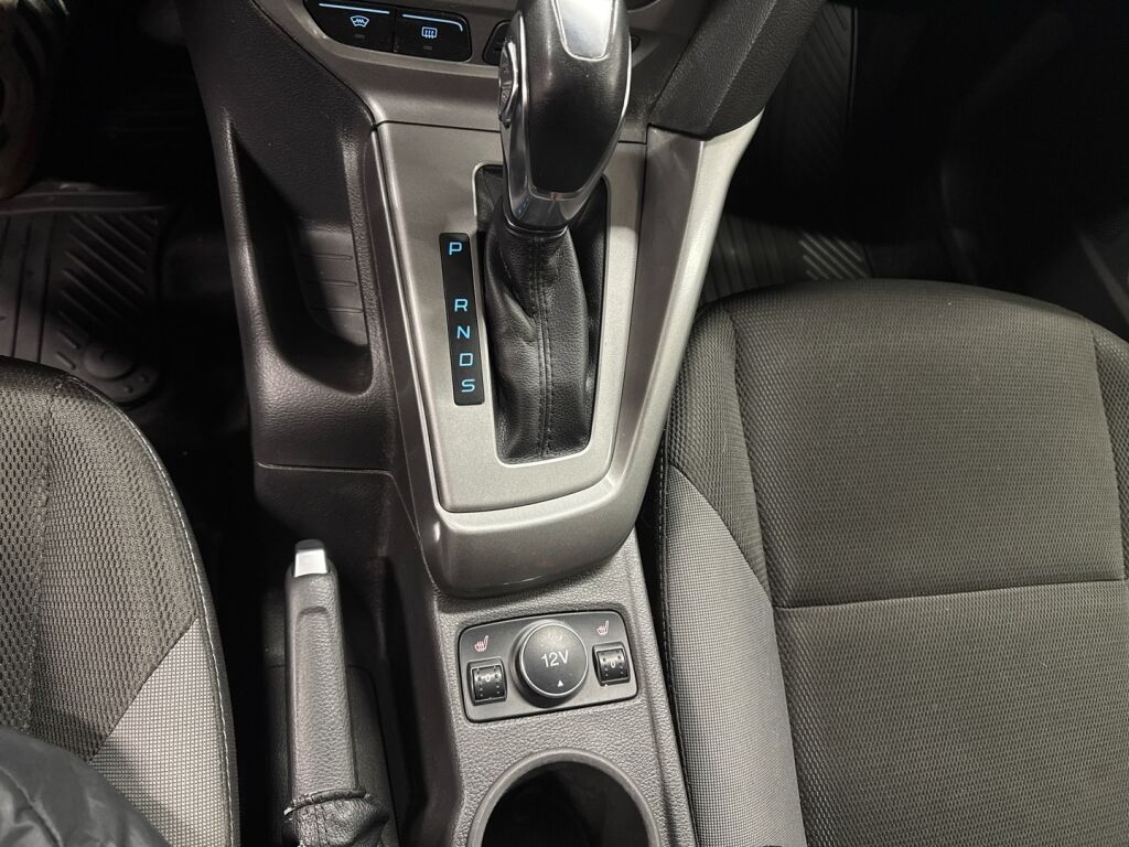 Ford Focus 2013 Musta