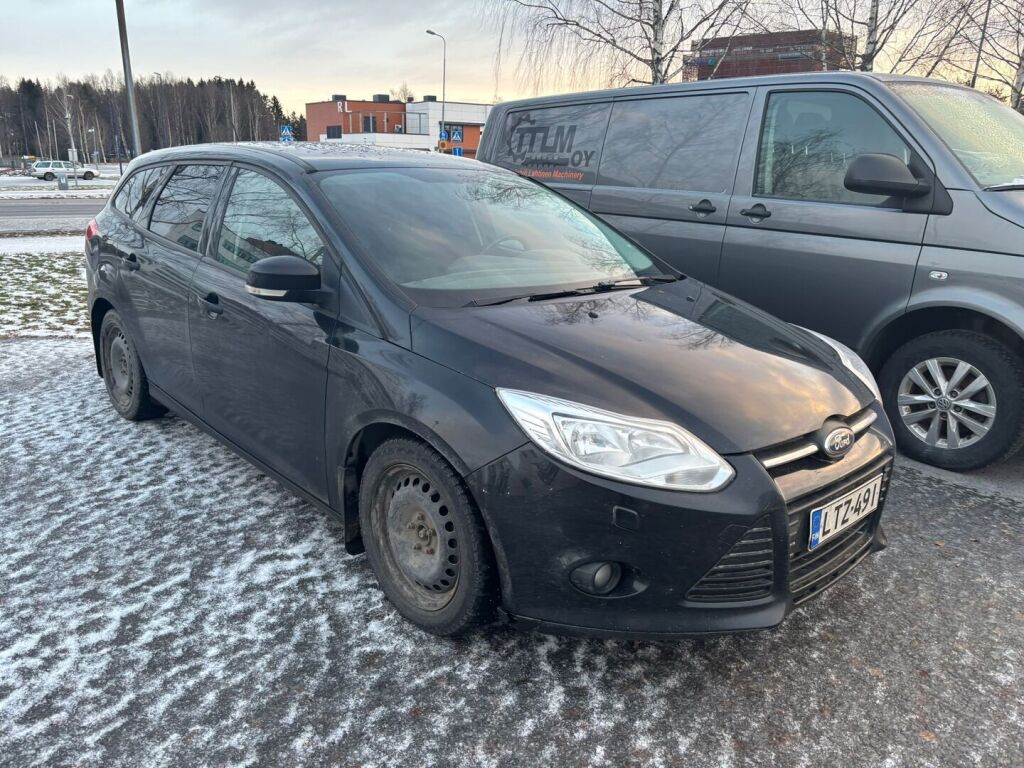Ford Focus 2013 Musta