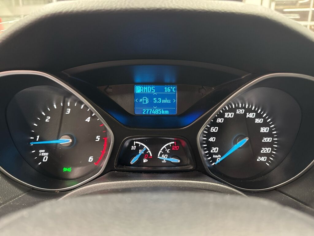 Ford Focus 2013 Musta