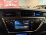 Toyota Auris 2013 Punainen