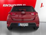 Toyota Auris 2013 Punainen