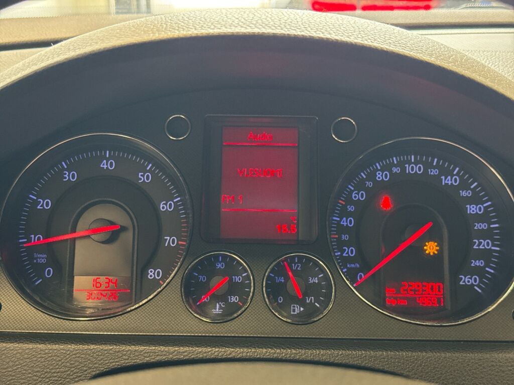 Volkswagen Passat Variant 2006 Musta