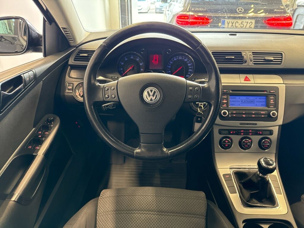 Volkswagen Passat Variant 2006 Musta