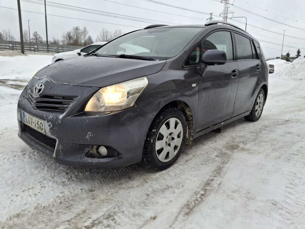 Toyota Verso 2010 Harmaa