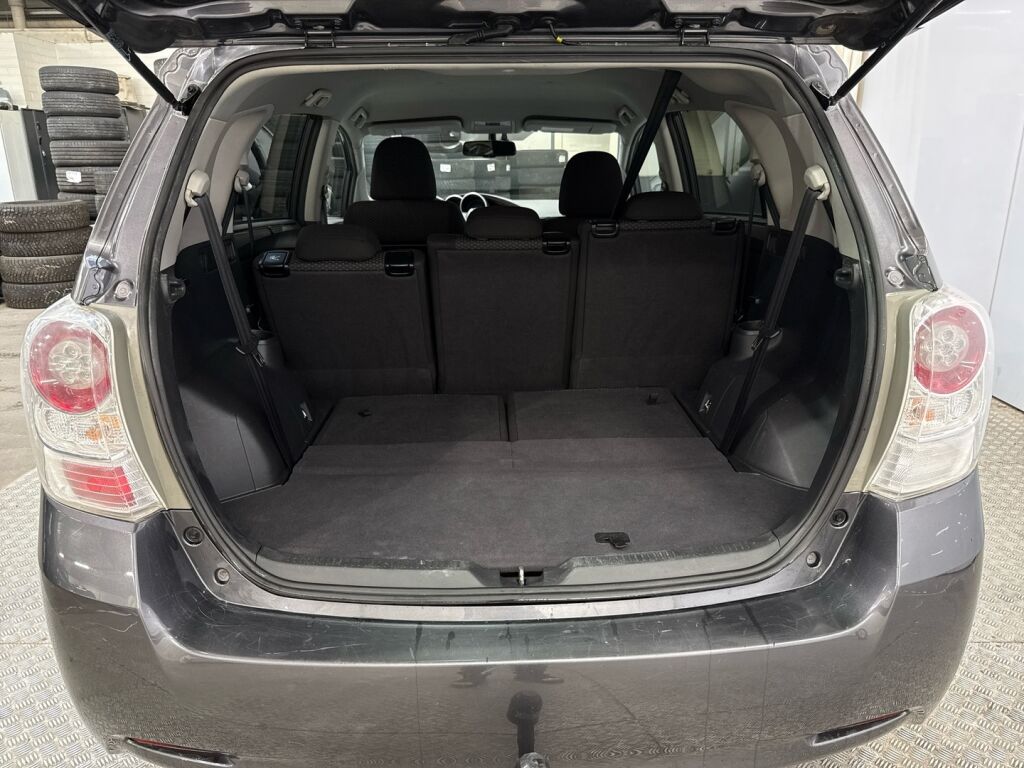 Toyota Verso 2010 Harmaa