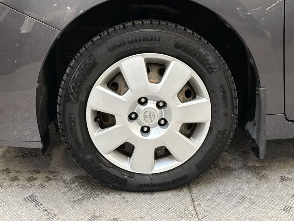 Toyota Verso 2010 Harmaa