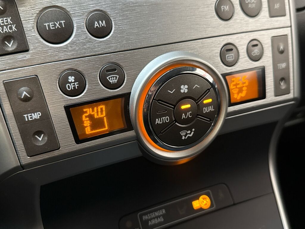 Toyota Verso 2010 Harmaa