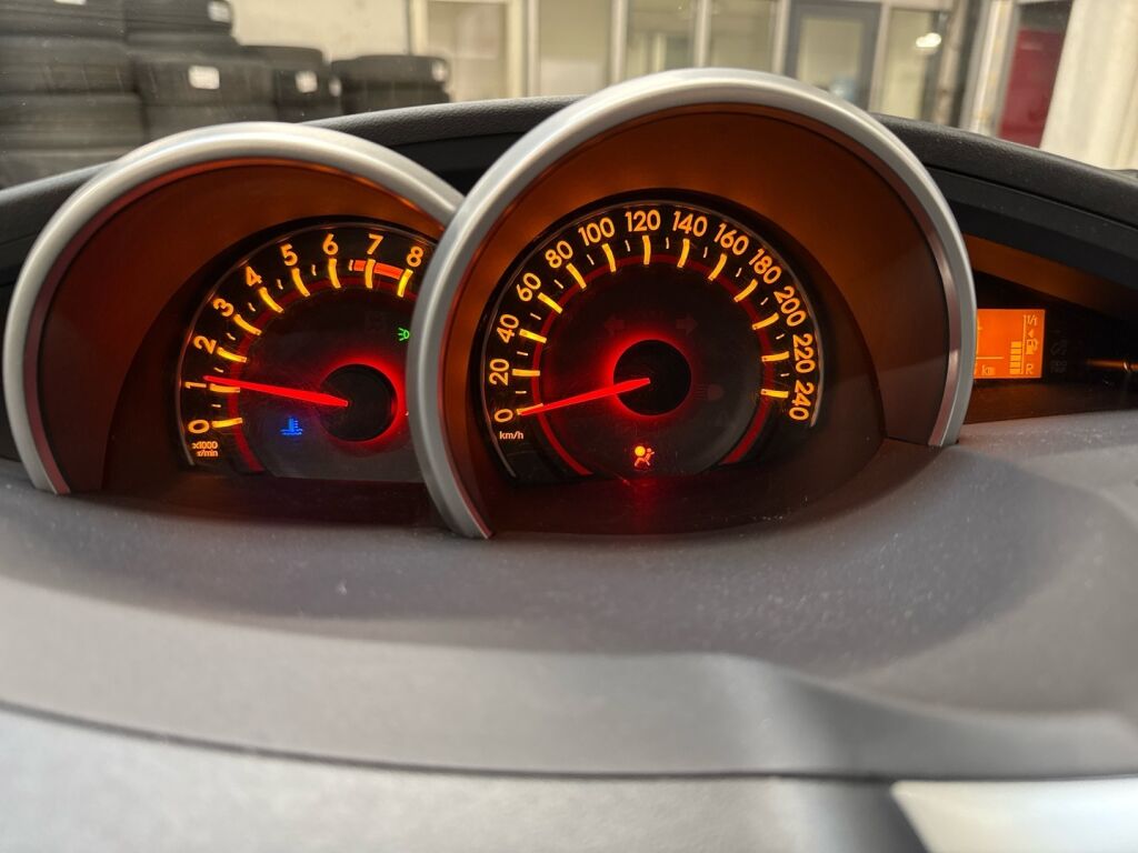 Toyota Verso 2010 Harmaa