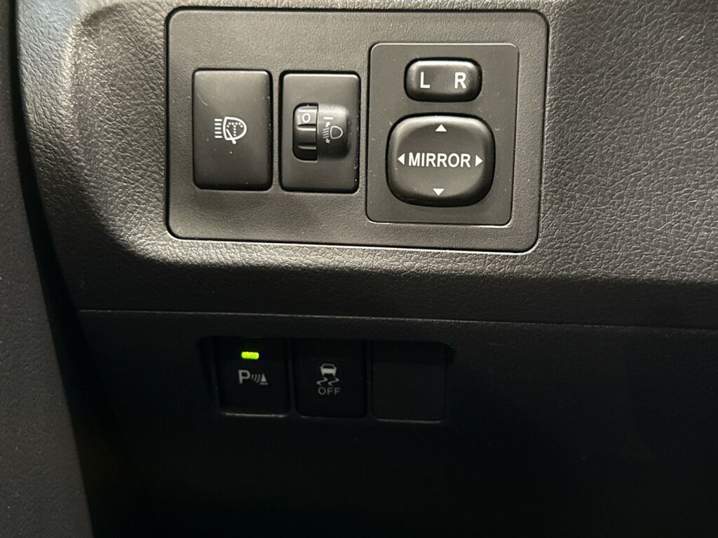 Toyota Verso 2010 Harmaa