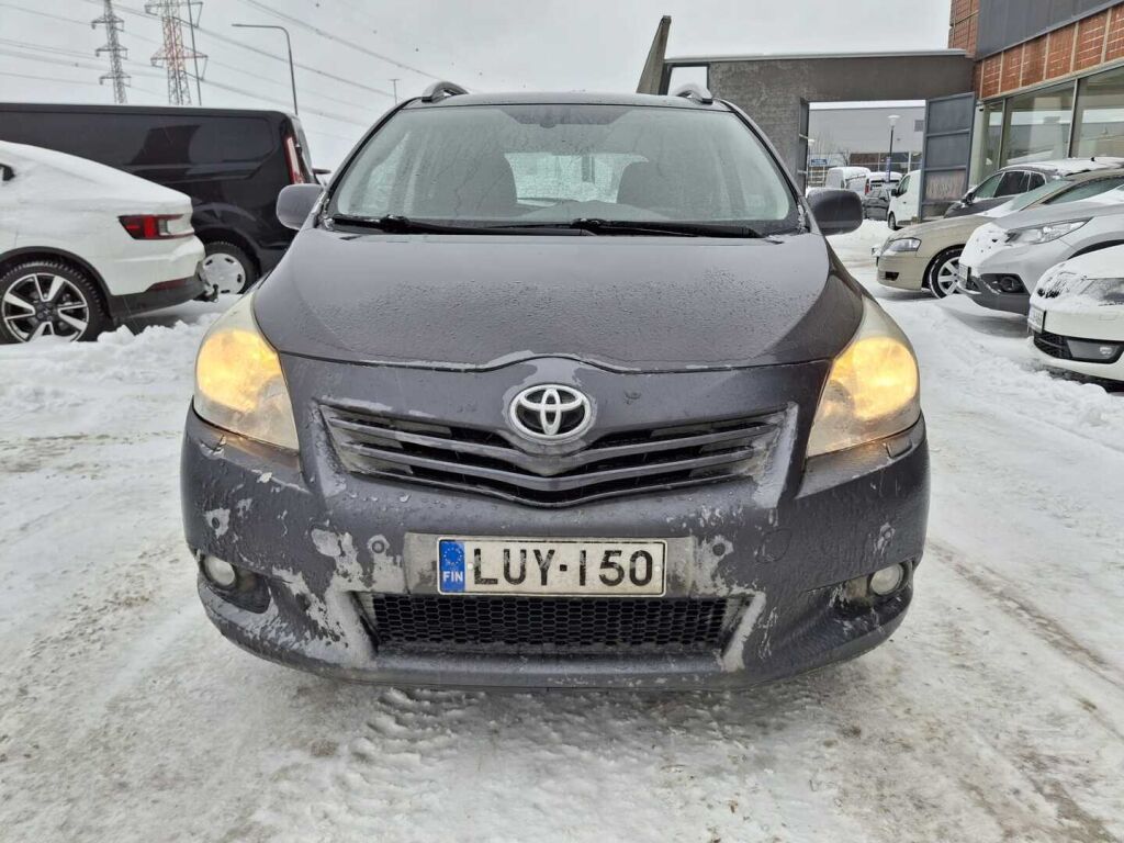 Toyota Verso 2010 Harmaa