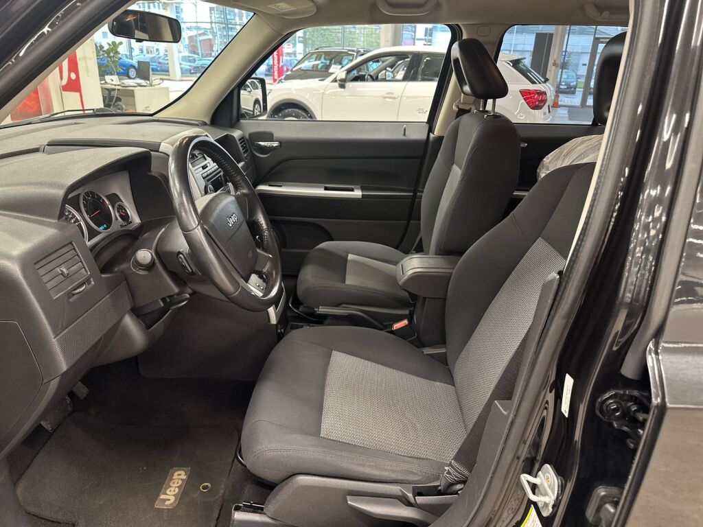 Jeep Patriot 2009 Musta