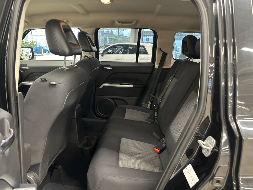 Jeep Patriot 2009 Musta