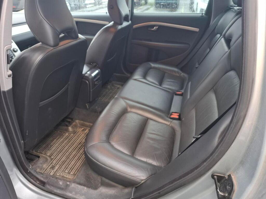 Volvo V70 2013 Harmaa