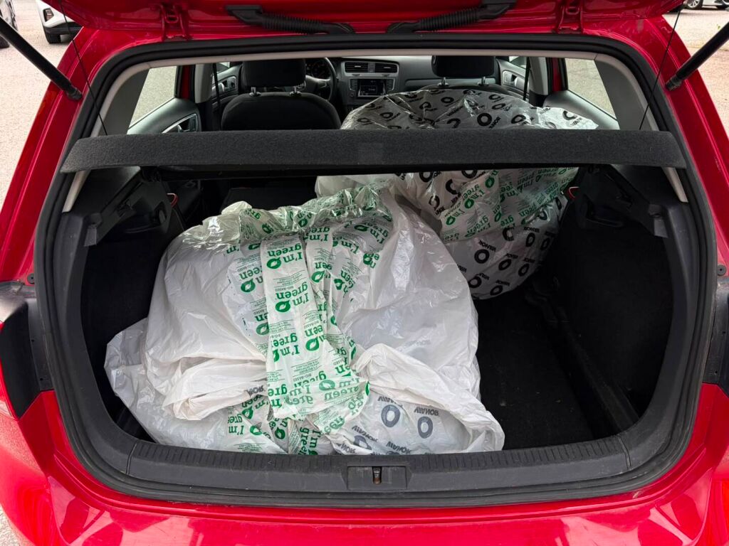 Volkswagen Golf 2014 Punainen