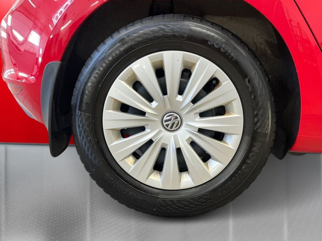 Volkswagen Golf 2014 Punainen
