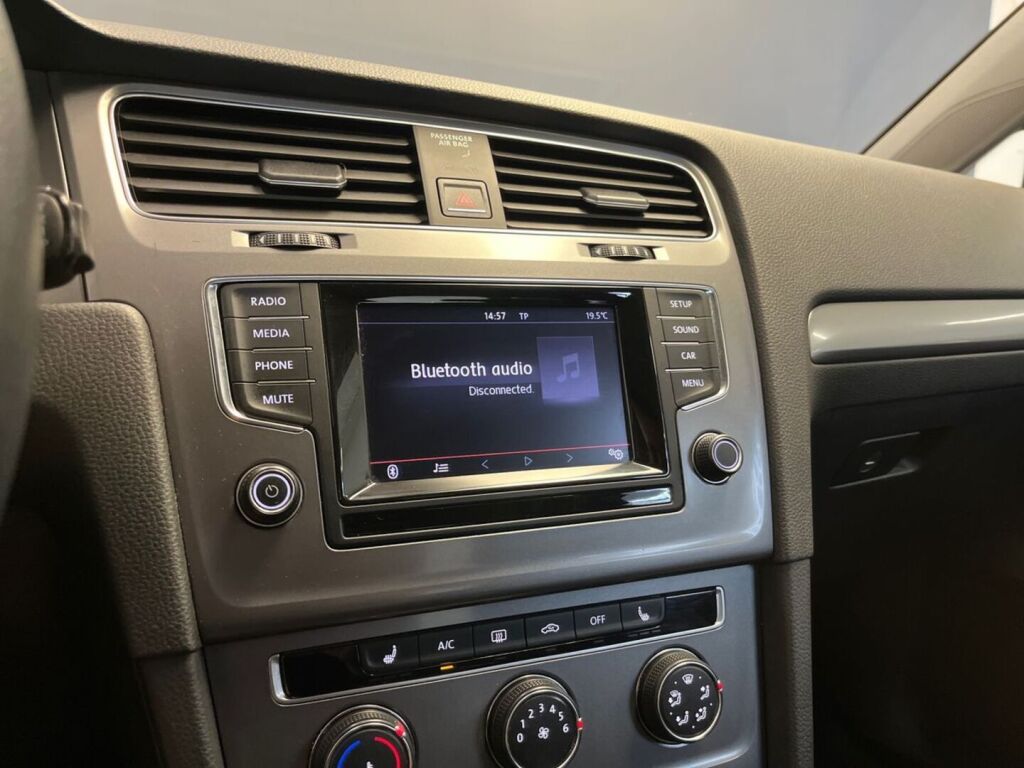 Volkswagen Golf 2014 Punainen