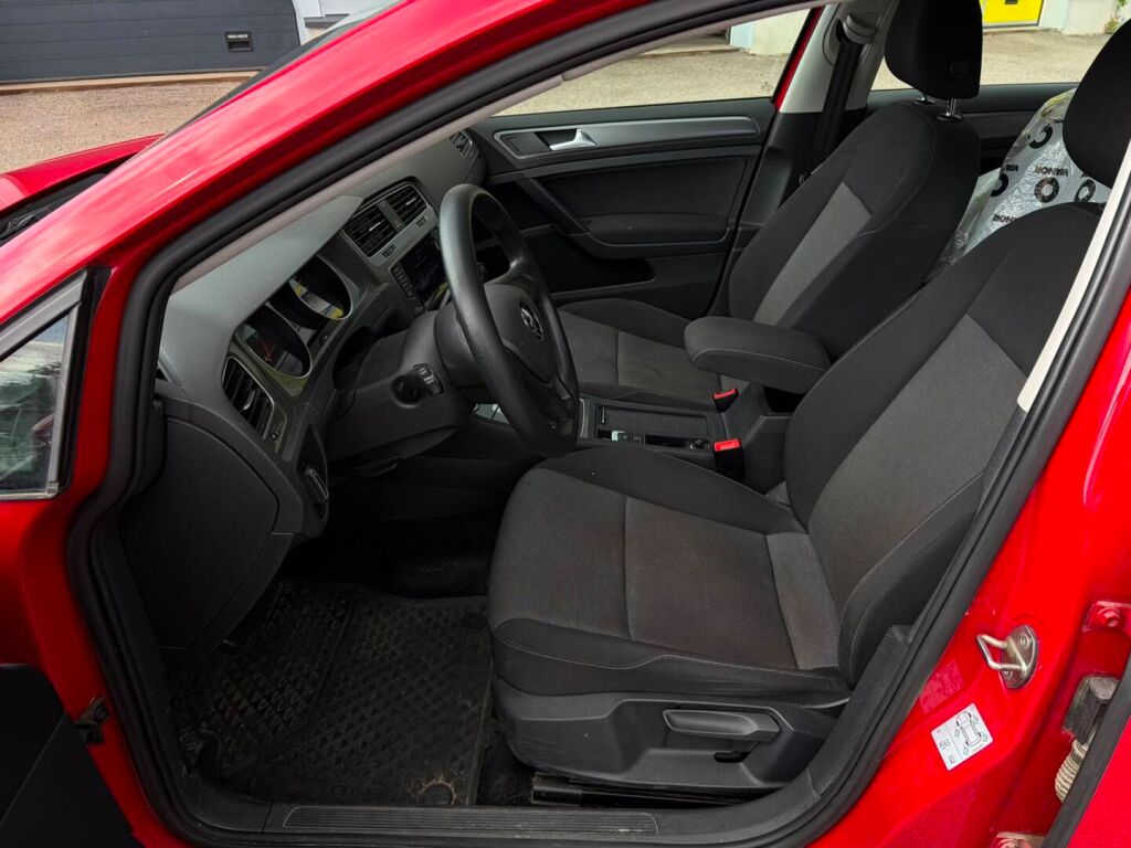Volkswagen Golf 2014 Punainen