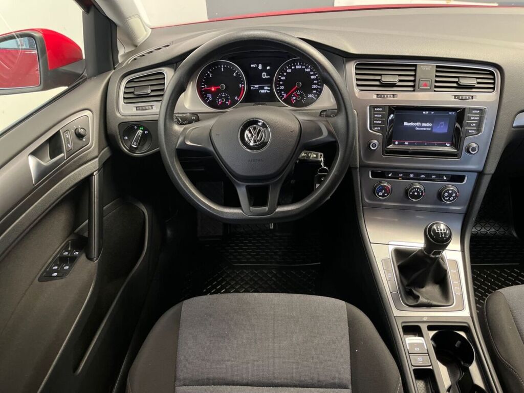 Volkswagen Golf 2014 Punainen