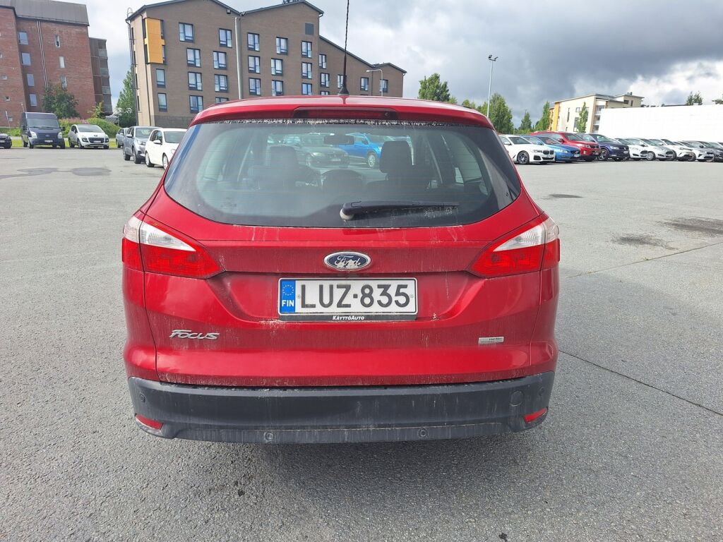 Ford Focus 2013 Punainen