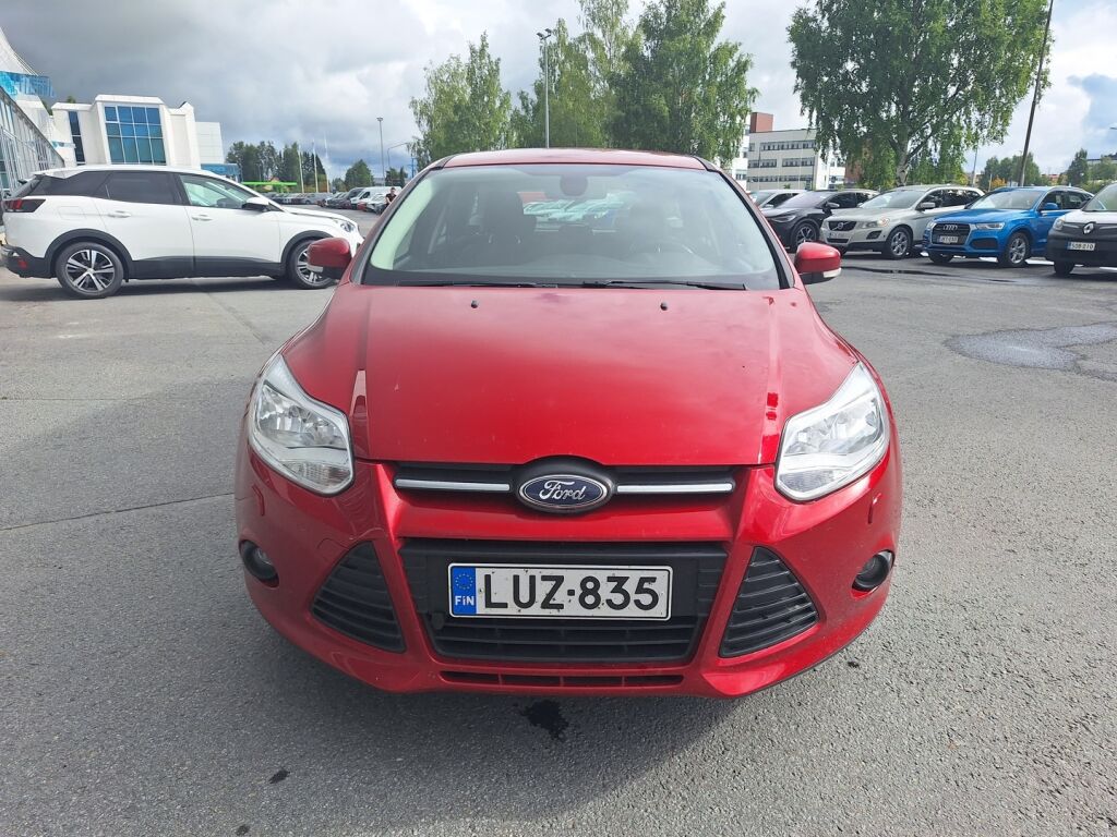Ford Focus 2013 Punainen