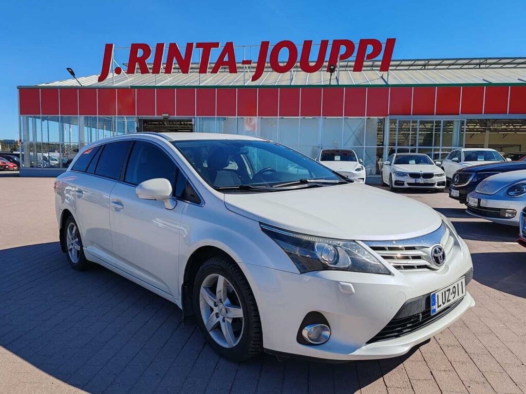 Toyota Avensis 2013 Valkoinen