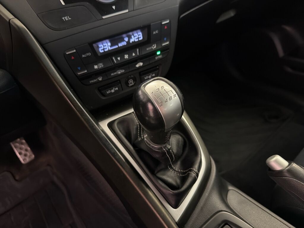 Honda Civic 2013 Valkoinen